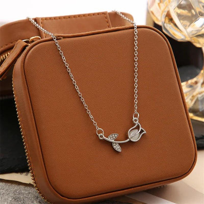 New Wine Red Cherry Gold Colour Pendant Necklace For Women Personality Fashion Necklace Wedding Jewelry Birthday Gifts